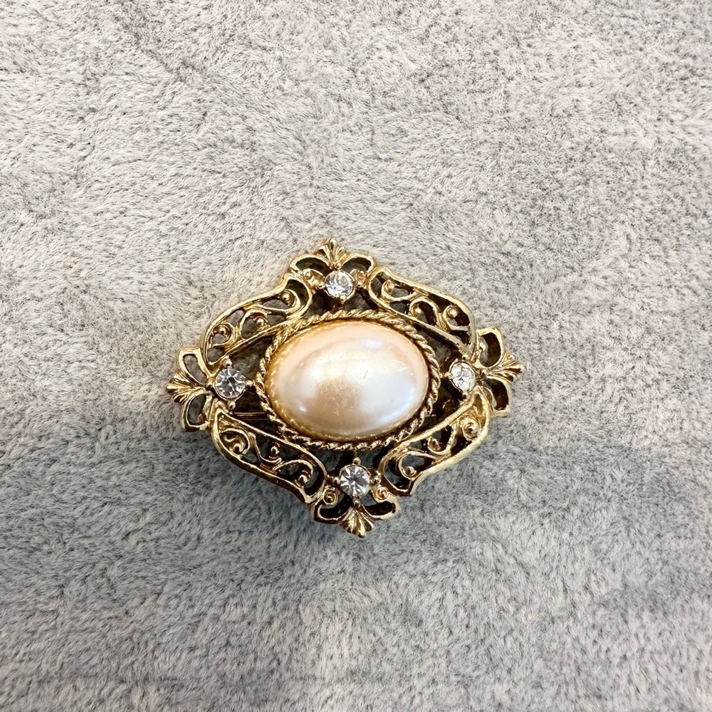 Vintage 1928 Gold With Faux Pearl And Rhinestone Brooch